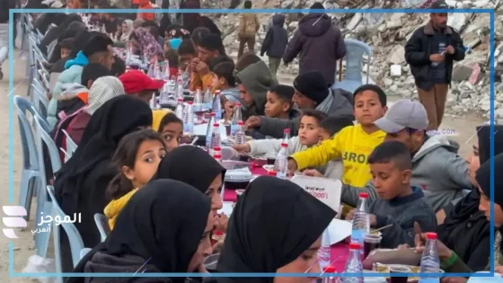 فلسطينيون على مائدة إفطار جماعي